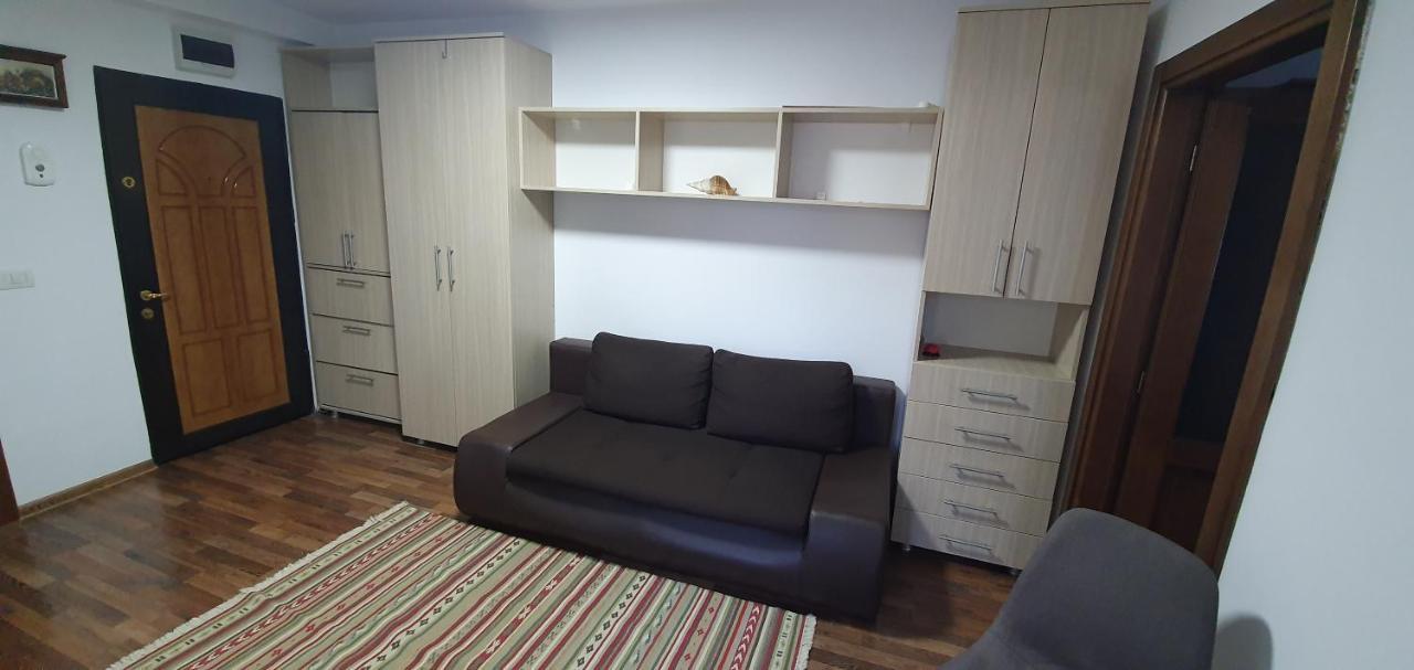 Yla Apartments Piatra Neamţ Esterno foto