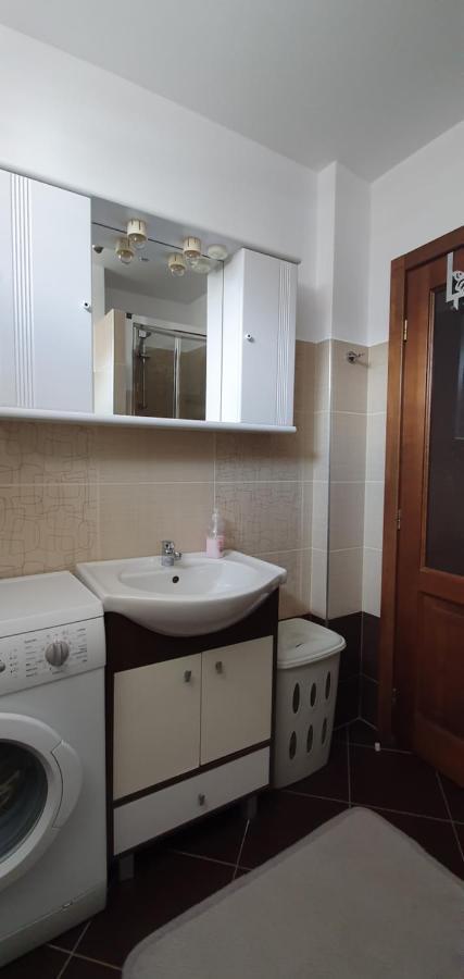 Yla Apartments Piatra Neamţ Esterno foto
