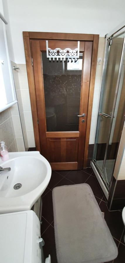 Yla Apartments Piatra Neamţ Esterno foto