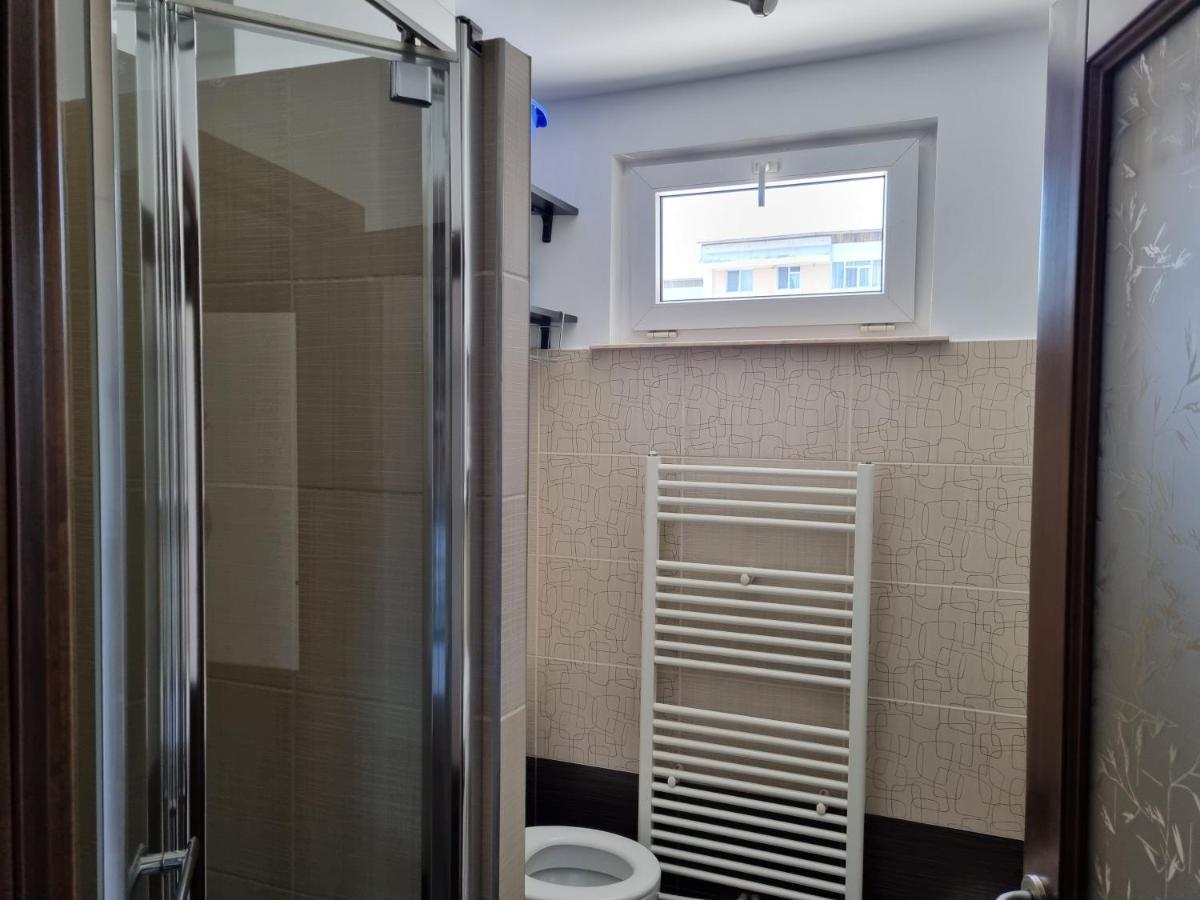 Yla Apartments Piatra Neamţ Esterno foto